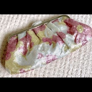 Fully sequined evening clutch